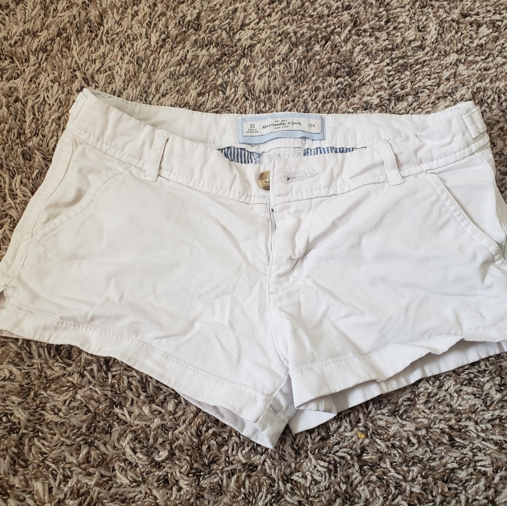 A & F Low Rise White Summer Shorts S